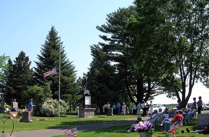 Memorial Day Crowd 2006